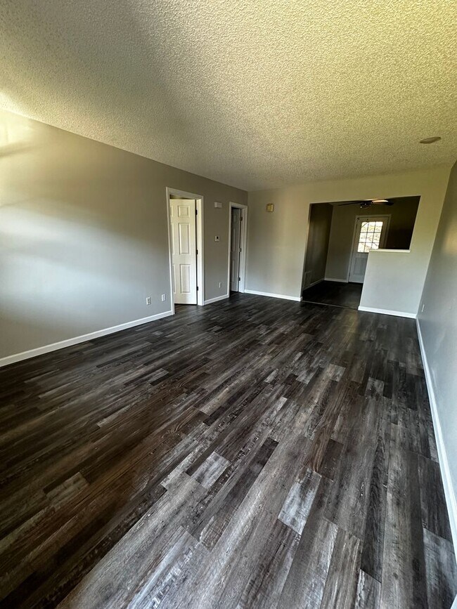 Foto del edificio - Updated Unit now available for lease! Newl...