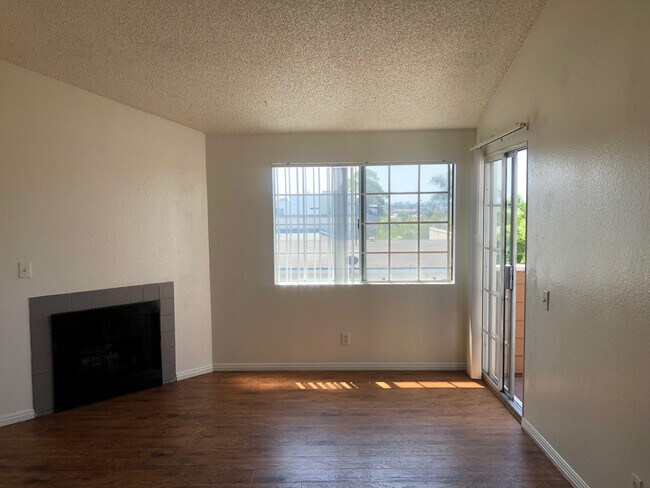 Building Photo - 1622 Freeman Ave