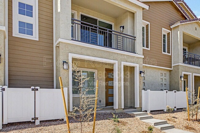 Building Photo - 8149 E Petunia Ave