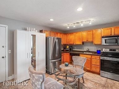 Foto del edificio - 1 br, 1 bath - 64 Dunbarton Rd Apt 3G