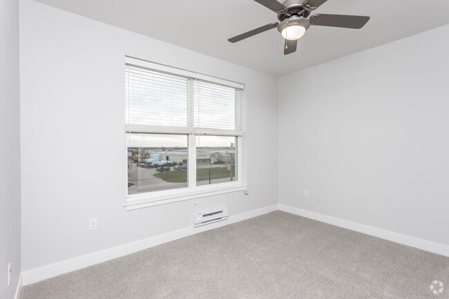 Interior Photo - The Avenue