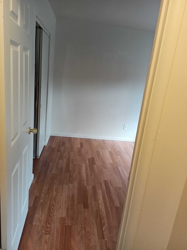 Foto del edificio - 1545 W Main St