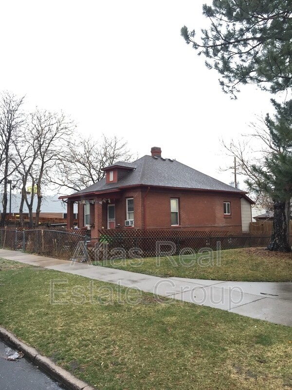 Building Photo - 3734 Lipan St