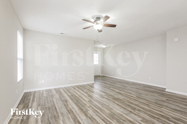 Foto del edificio - 8702 Hosta Way