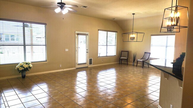 Building Photo - 255 Harris Dr