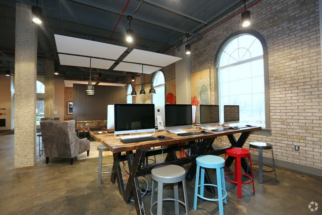 Business Center Area - The Academy on Charles Apartments