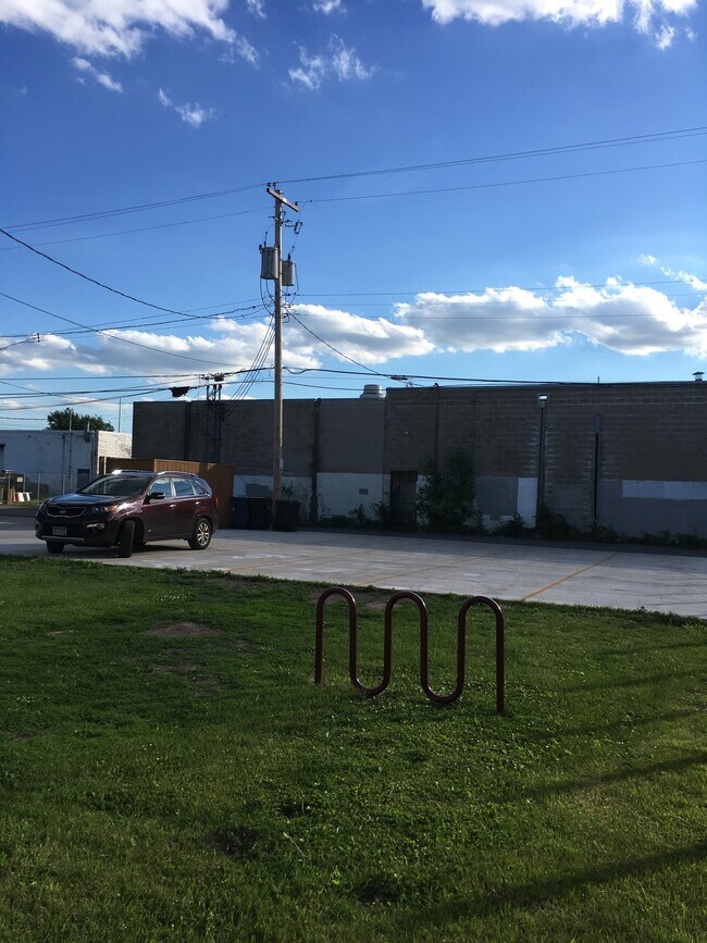 Foto del edificio - 3204 Minnehaha Ave