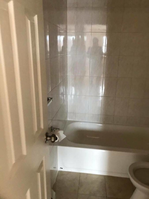Foto principal - 3410 Wickham Ave