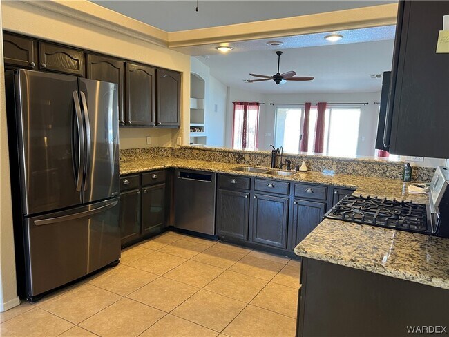 Foto del edificio - 2021 Lago Grande Cir