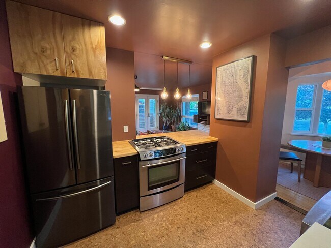 Building Photo - 2456 S 800 E