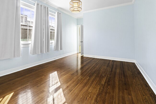 Building Photo - 165 Alix St