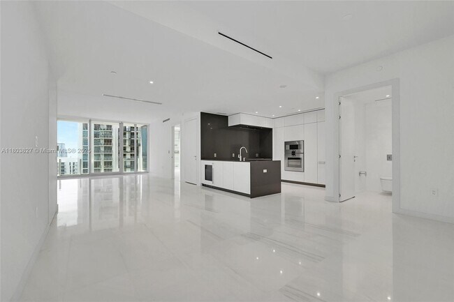 Foto del edificio - 300 Biscayne Blvd Way
