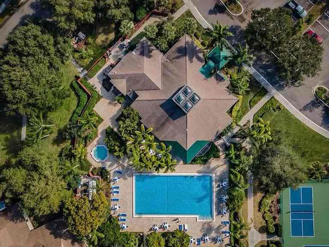 Building Photo - 1103 S Pointe Alexis Dr