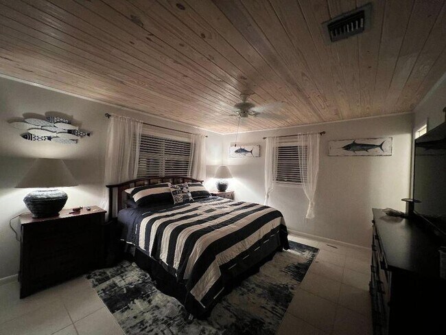 Foto del edificio - 1540 Lantana Ln