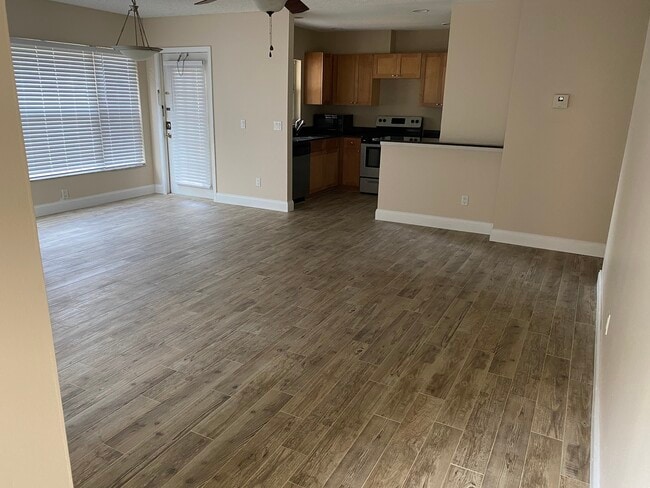 Foto del edificio - 5464 E Michigan St