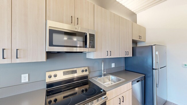 Kitchen - 418 East Grand