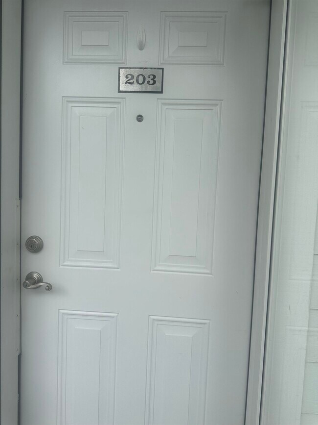Building Photo - 4140 Hibiscus Dr