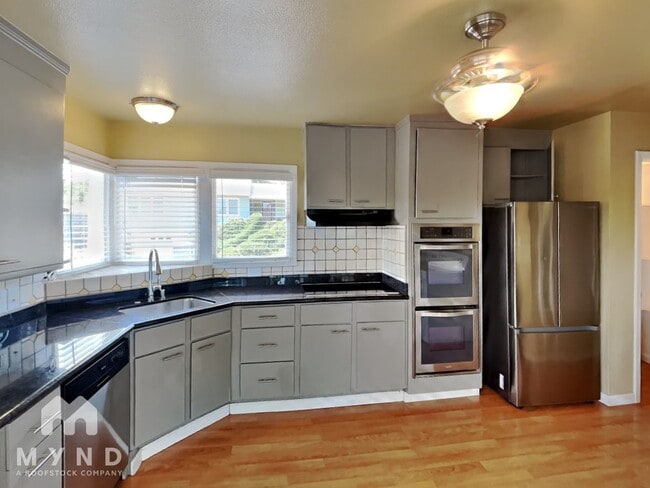 Building Photo - 4626 Geranium Pl
