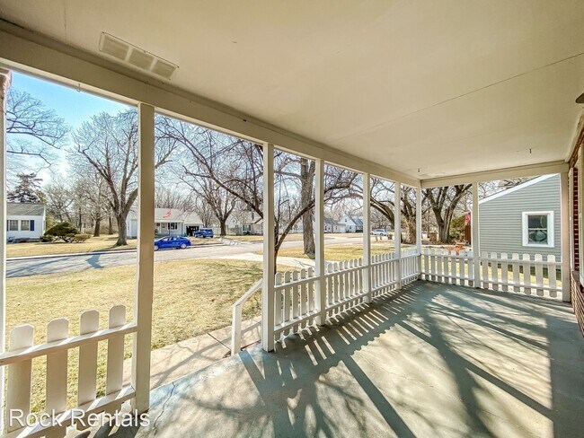 Building Photo - 3 br, 2 bath House - 402 W 23rd
