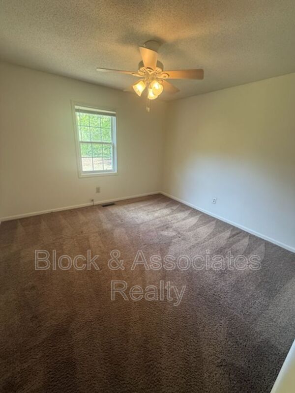 Foto del edificio - 651 W Mine St