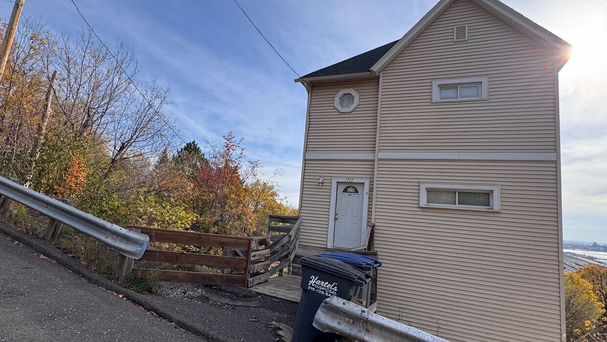 Primary Photo - 1712 W 3rd St