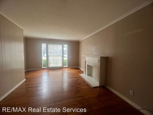Building Photo - 3 br, 1 bath House - 4414 Akard