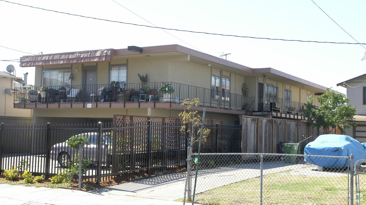 Foto del edificio - 7209 Holly St