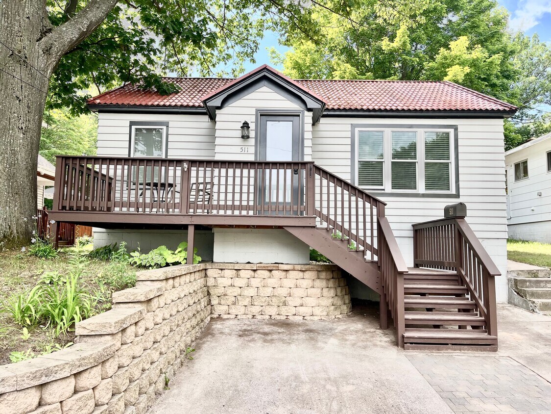 511 Summit St, Marquette, MI 49855 House Rental in Marquette, MI