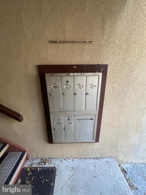 Building Photo - 5645 Harpers Farm Rd