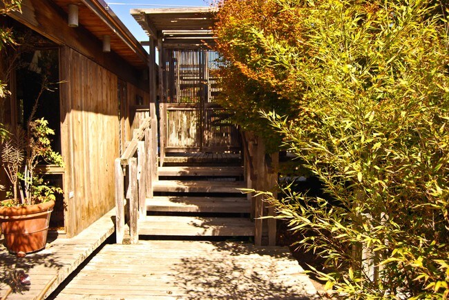 Foto del edificio - 341 Harbor View Ave