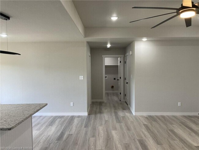 Foto del edificio - 10423 Preston Ct