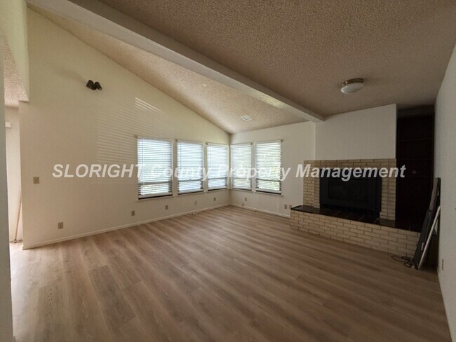 Foto del edificio - AVAILABLE NOW - 2 Bed / 2.5 Bath Downtown SLO
