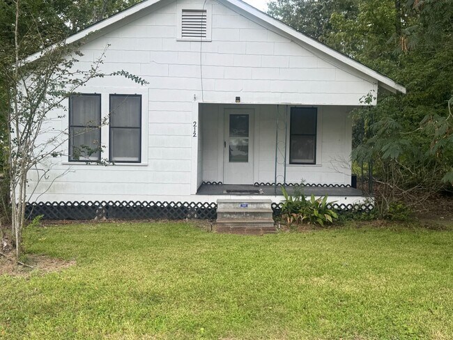 Foto del edificio - Charming 2 Bedroom 1 Bath In Boyce!