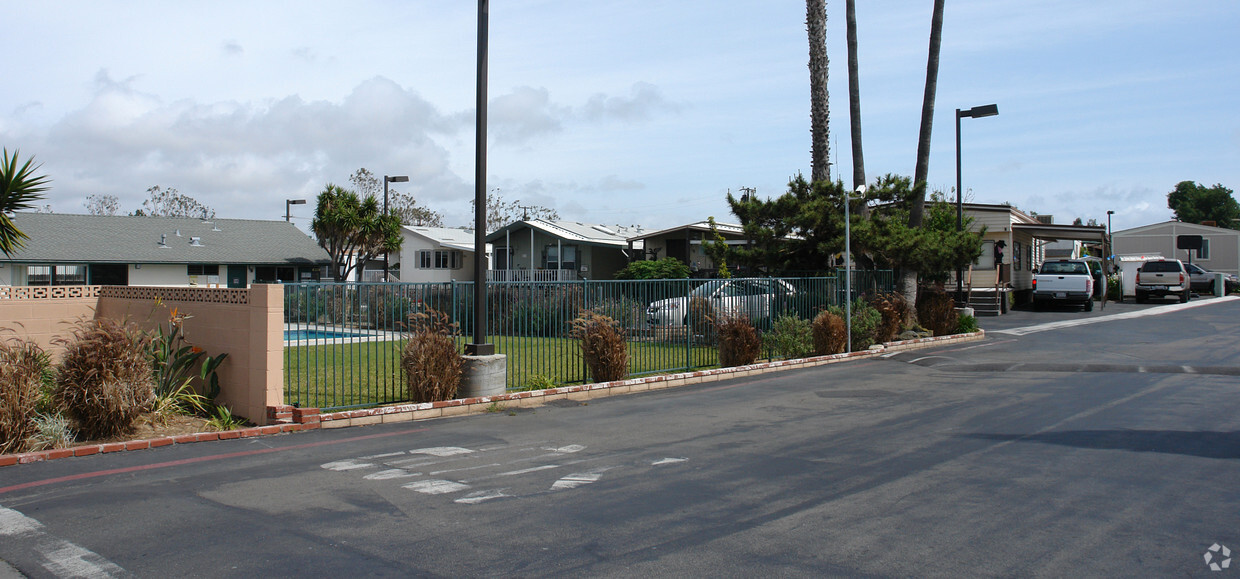 Primary Photo - 7652 Garfield Ave