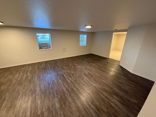 Foto del edificio - Newly remodeled Large 3 Bedroom Apartment ...