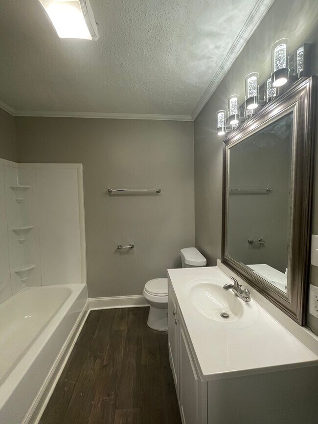 Foto del edificio - Coming Soon! 3 bedroom 1 bathroom house !