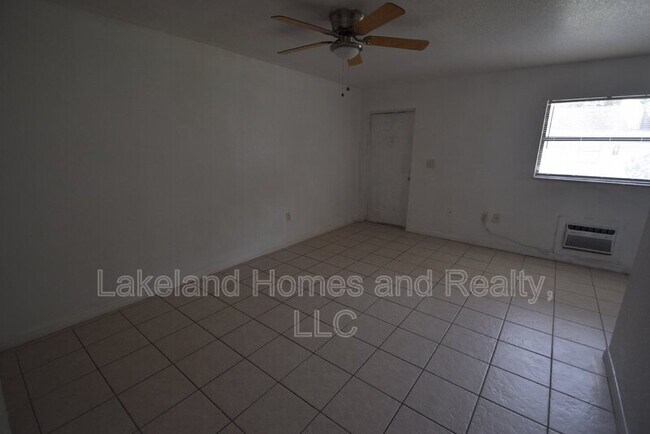 Foto del edificio - 503 Twin Pines Ln