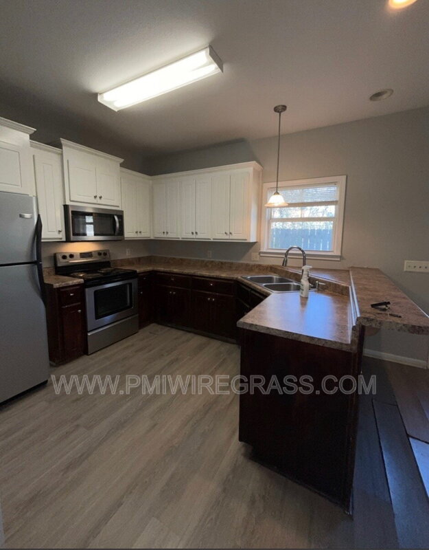 Foto del edificio - 106 Hidden Sunset Dr