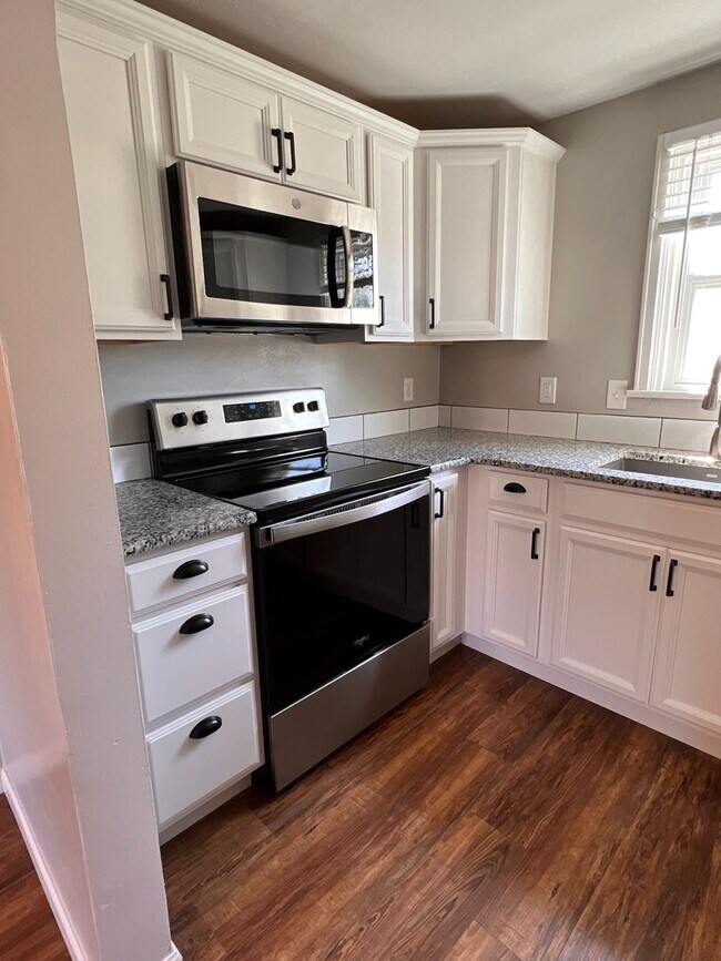 Building Photo - Chalmers Lemp Duplex LTR