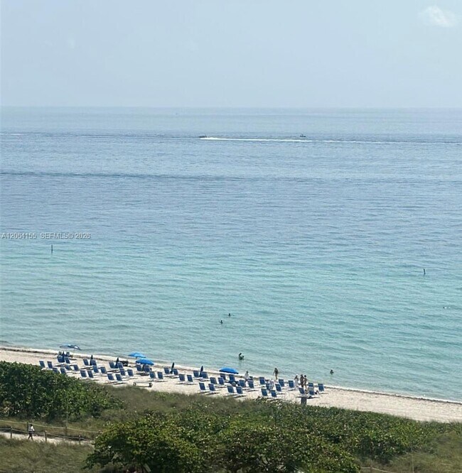 Foto del edificio - 9225 Collins Ave