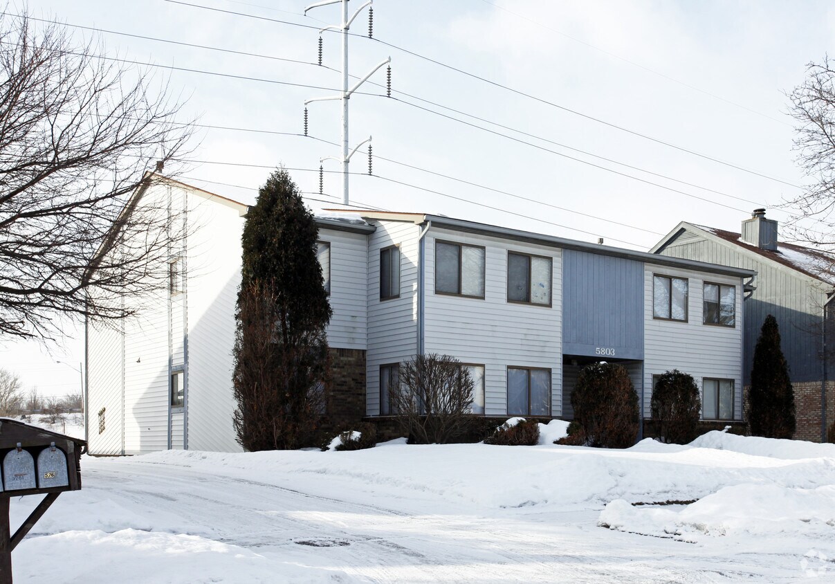 Primary Photo - 5803 Ryewyck Dr