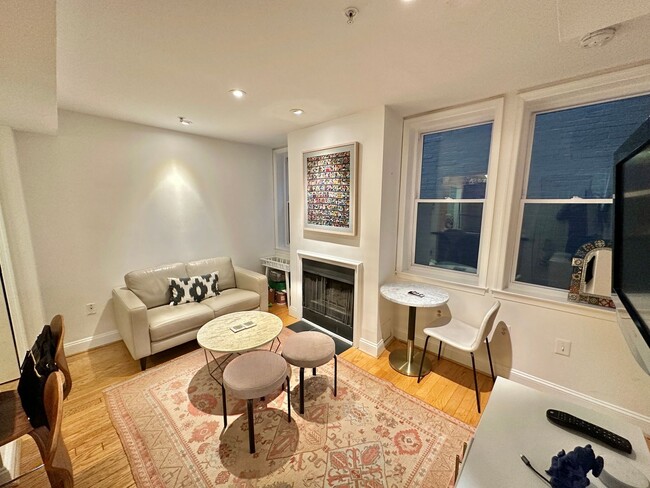 Foto del edificio - Dupont's Charming 1 Bedroom Condo W/D & Ro...