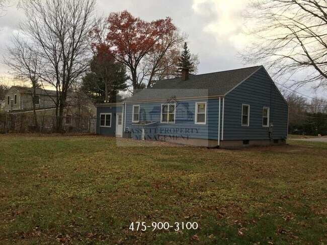 Building Photo - 544 Pool Rd
