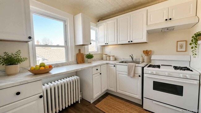 Building Photo - 275 Bayville Ave