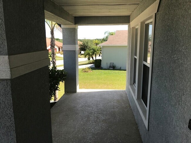 Building Photo - Gorgeous 4 Bedroom/2.5 Bathroom in the Oak...