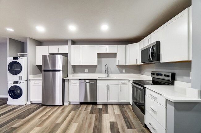 Interior Photo - Cascade Ridge