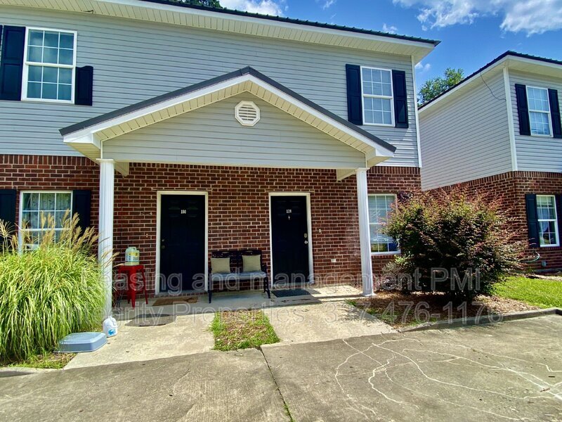 Primary Photo - 14543 Honeysuckle St