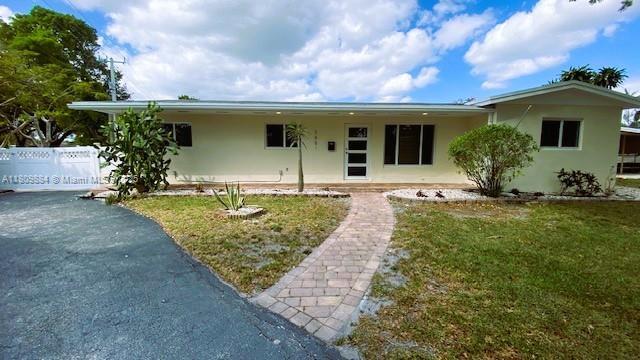 Foto del edificio - 5881 SW 15th St