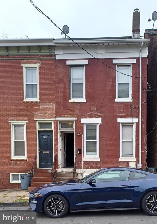 Building Photo - 411 N Montgomery St