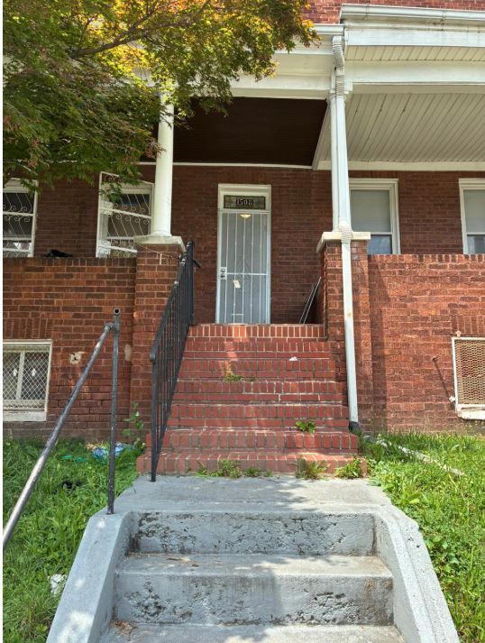 Primary Photo - 1508 N Payson St